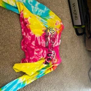 The color is mostly pink and yellow but there is a little blue and green to.